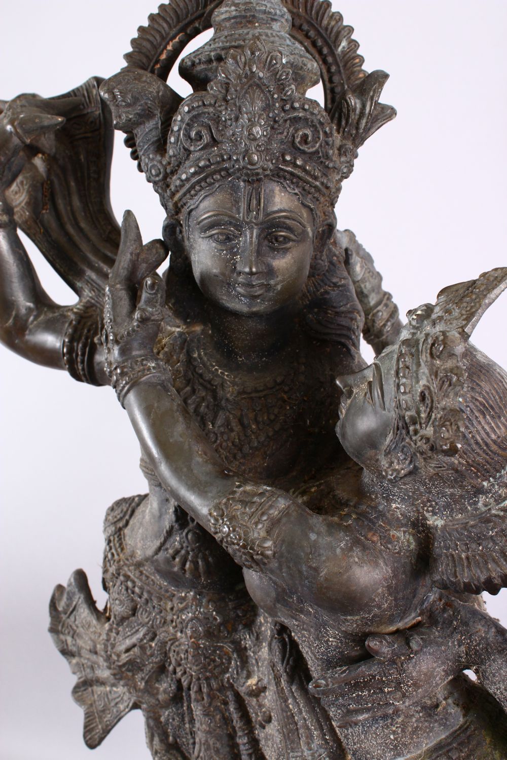 A GOOD & LARGE INDIAN BRONZE STATUE OF RAMA & SITA, both figures elegantly posed, one figure - Image 3 of 7