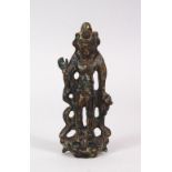 A GOOD CHINESE TIBETAN BRONZE FIGURE OF A GODDESS / BUDDHA, 11cm.