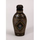 A GOOD 19TH / 20TH CENTURY CHINESE LACQUERED SNUFF BOTTLE, with finely inlaid abalone shell