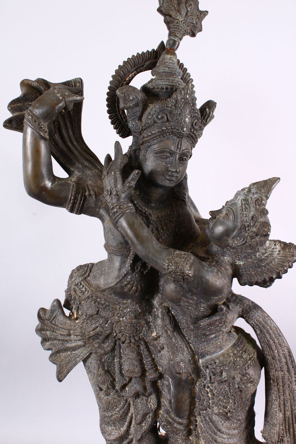 A GOOD & LARGE INDIAN BRONZE STATUE OF RAMA & SITA, both figures elegantly posed, one figure - Image 2 of 7