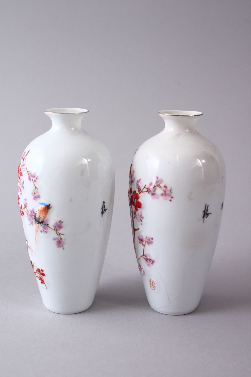 A PAIR OF CHINESE REPUBLIC STYLE EGG SHELL PORCELAIN FAMILLE ROSE VASES, with raised and decorated - Image 4 of 7