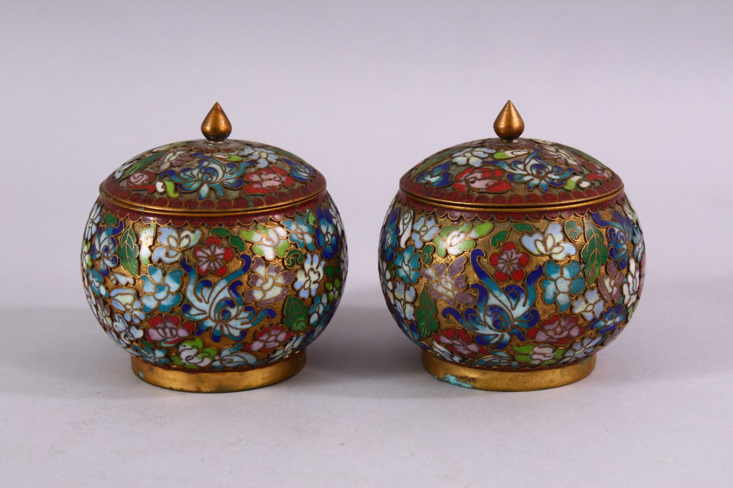 A PAIR OF CHINESE CLOISONNE LIDDED JARS, each decorated with raised floral decoration, 9cm high x - Image 4 of 6