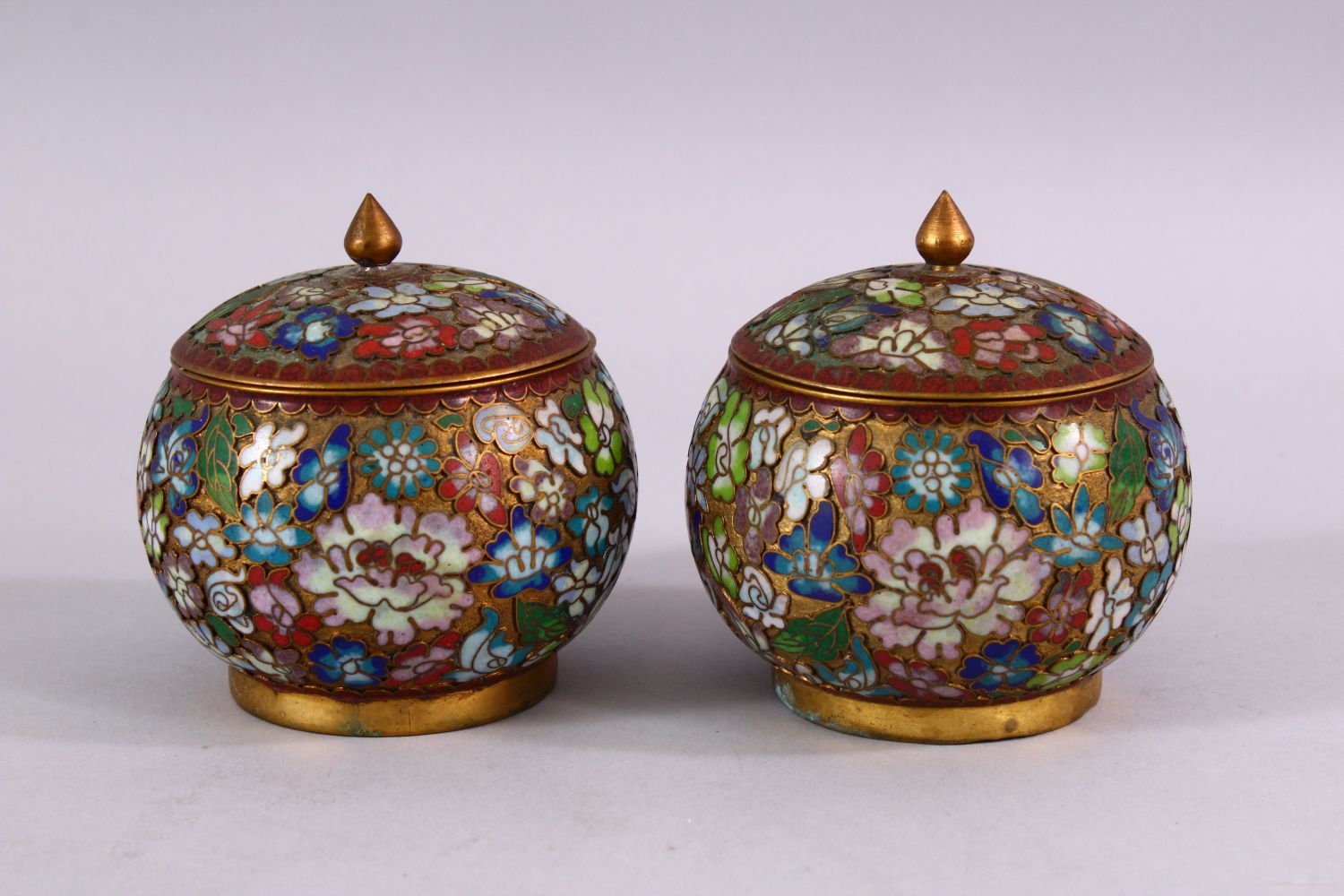 A PAIR OF CHINESE CLOISONNE LIDDED JARS, each decorated with raised floral decoration, 9cm high x - Image 2 of 6