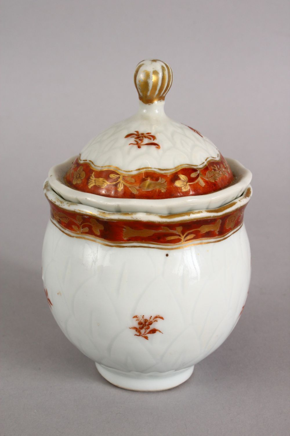 A GOOD 18TH CENTURY CHINESE IRON RED & GILT DECORATED LIDDED POT, decorated with floral spray and - Image 2 of 7