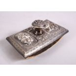 A 19TH CENTURY INDIAN SILVER EMBOSSED INK ROLLER, with embossed figural decoration, 15cm x 9cm