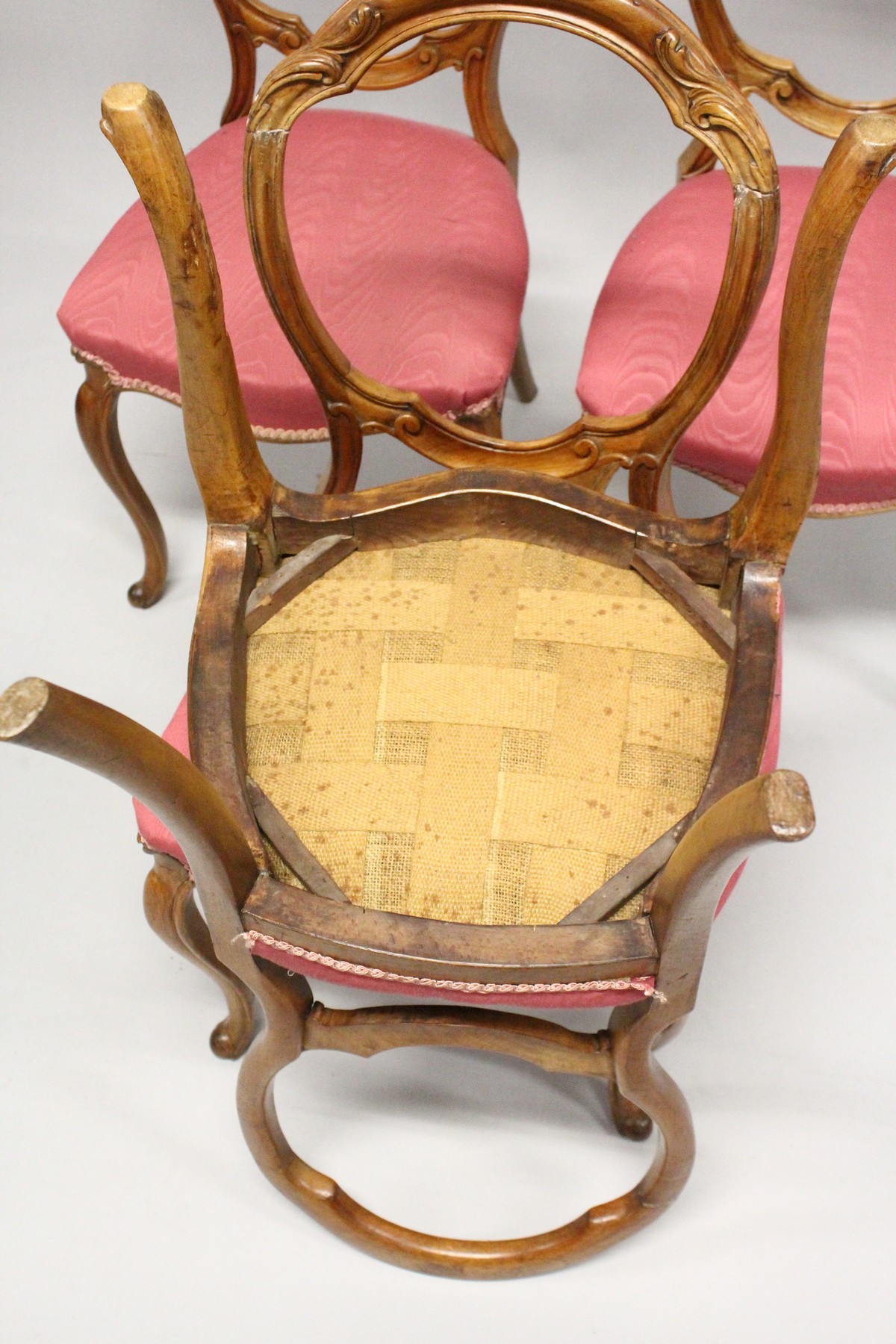 A GOOD SET OF SIX VICTORIAN CABRIOLE LEG DINING CHAIRS with padded seats. - Image 5 of 5