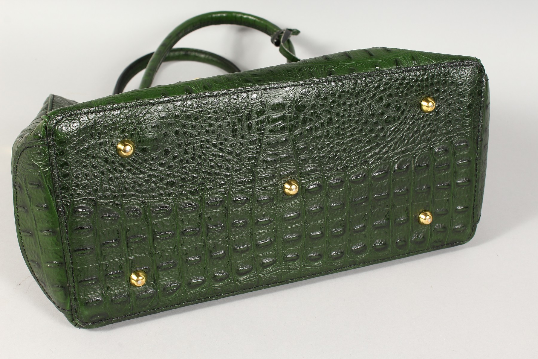 A GENUINE LEATHER "BORSE IN PELLE" CROCODILE DESIGN BAG. - Image 8 of 12