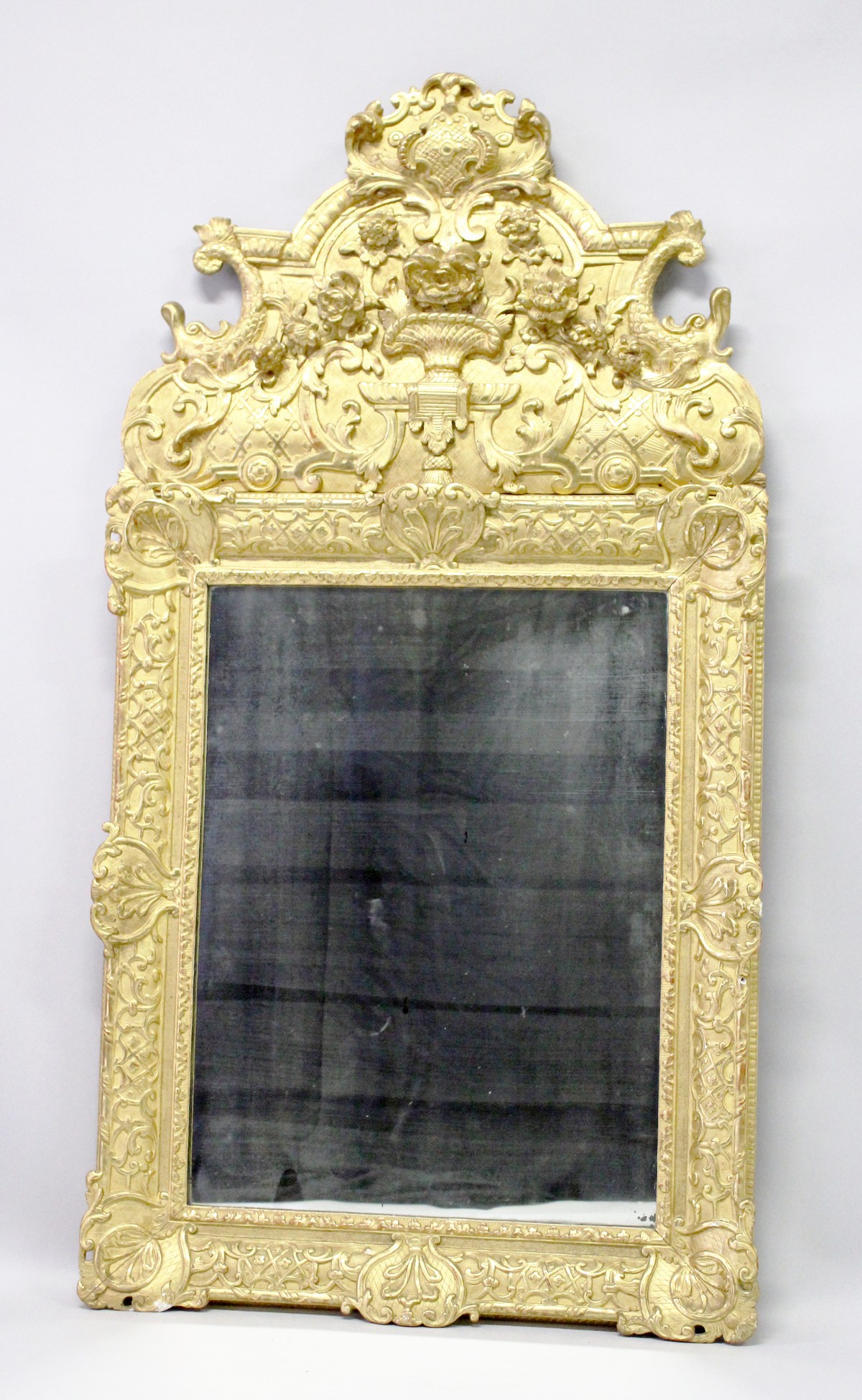 A VERY GOOD 18TH CENTURY GILT FRAME PIER MIRROR, with carved, gesso and gilded frame, the ornate