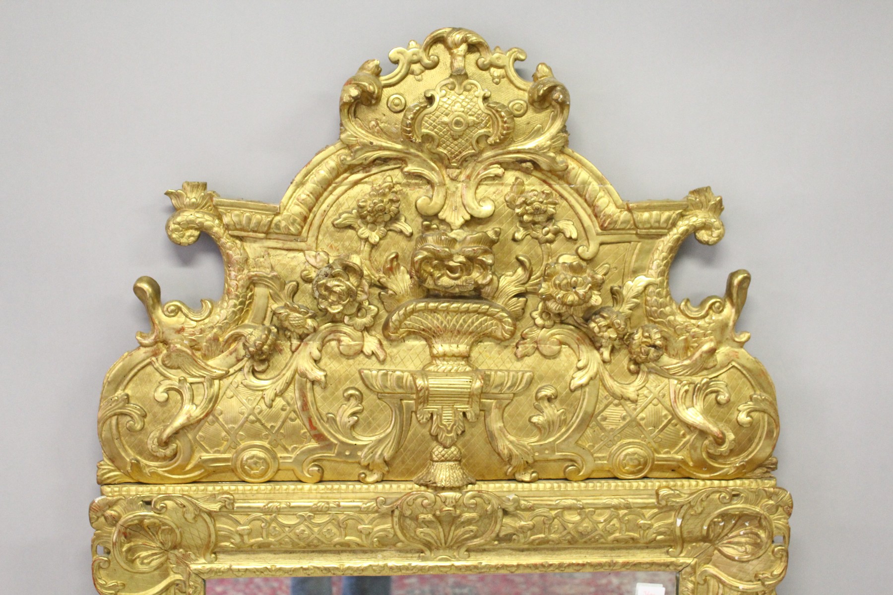 A VERY GOOD 18TH CENTURY GILT FRAME PIER MIRROR, with carved, gesso and gilded frame, the ornate - Image 2 of 4