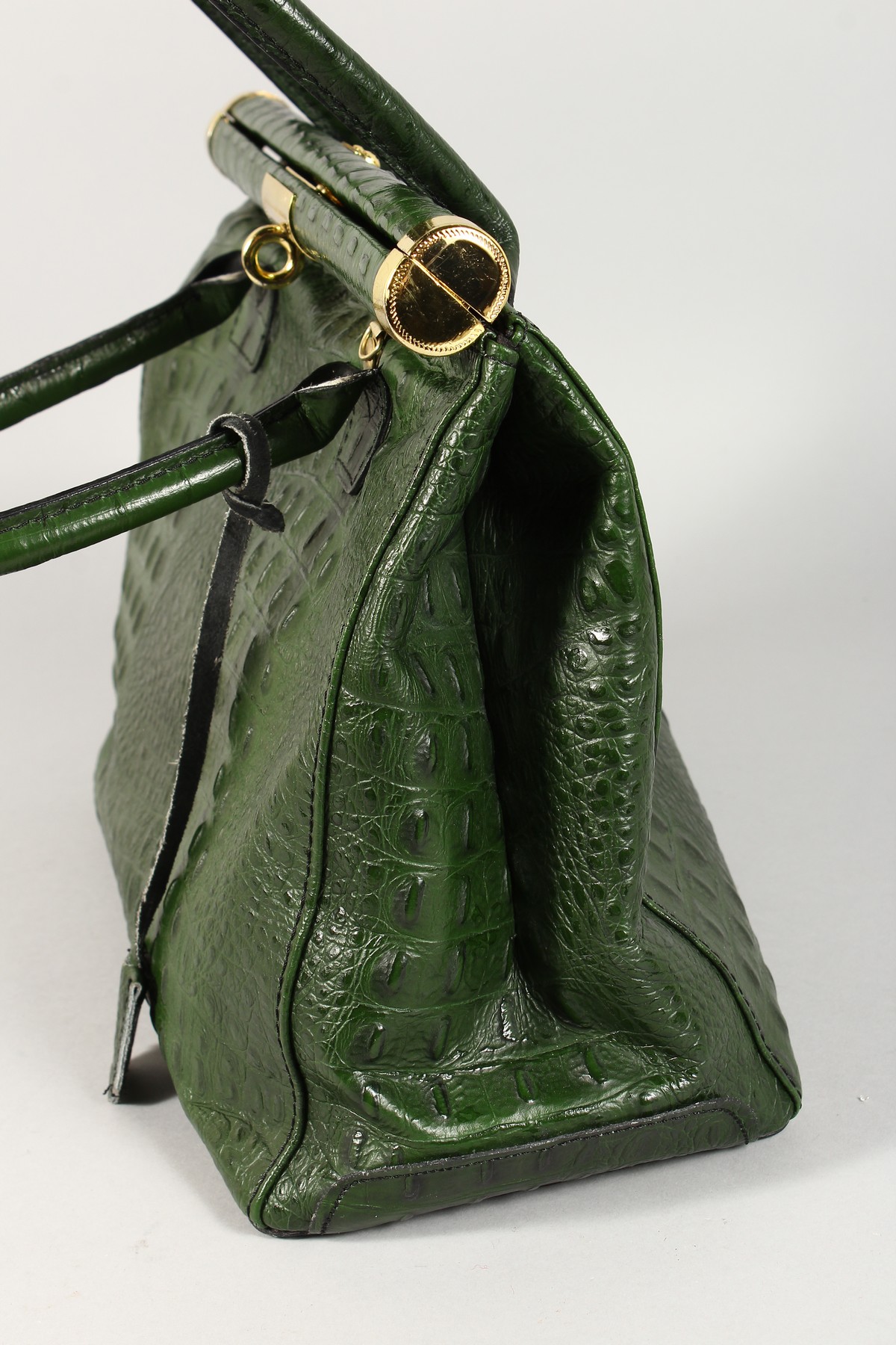 A GENUINE LEATHER "BORSE IN PELLE" CROCODILE DESIGN BAG. - Image 5 of 12