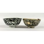 TWO KANGXI PERIOD SHIPWRECK BLUE AND WHITE BOWLS. 5.5ins diameter.