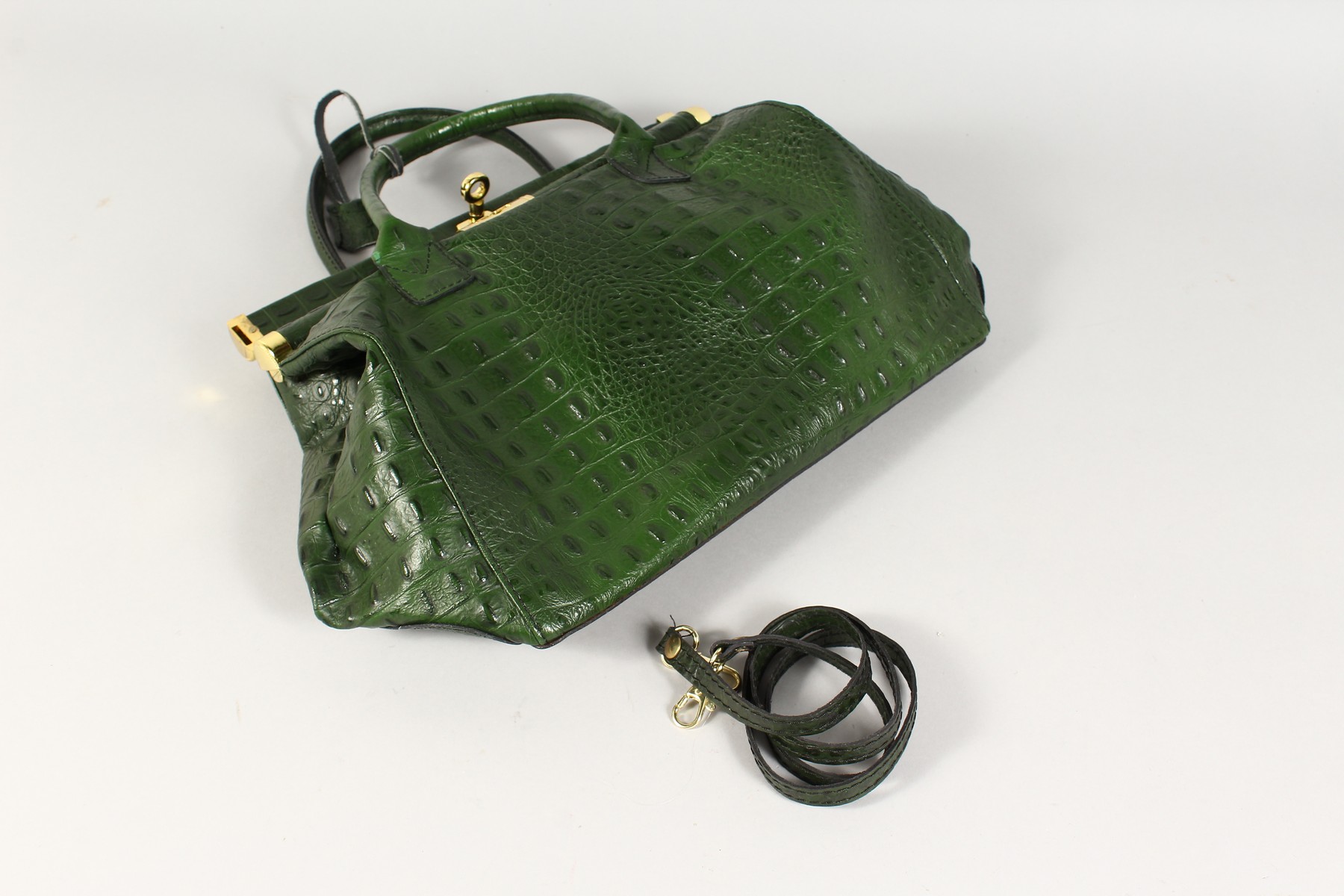 A GENUINE LEATHER "BORSE IN PELLE" CROCODILE DESIGN BAG. - Image 12 of 12