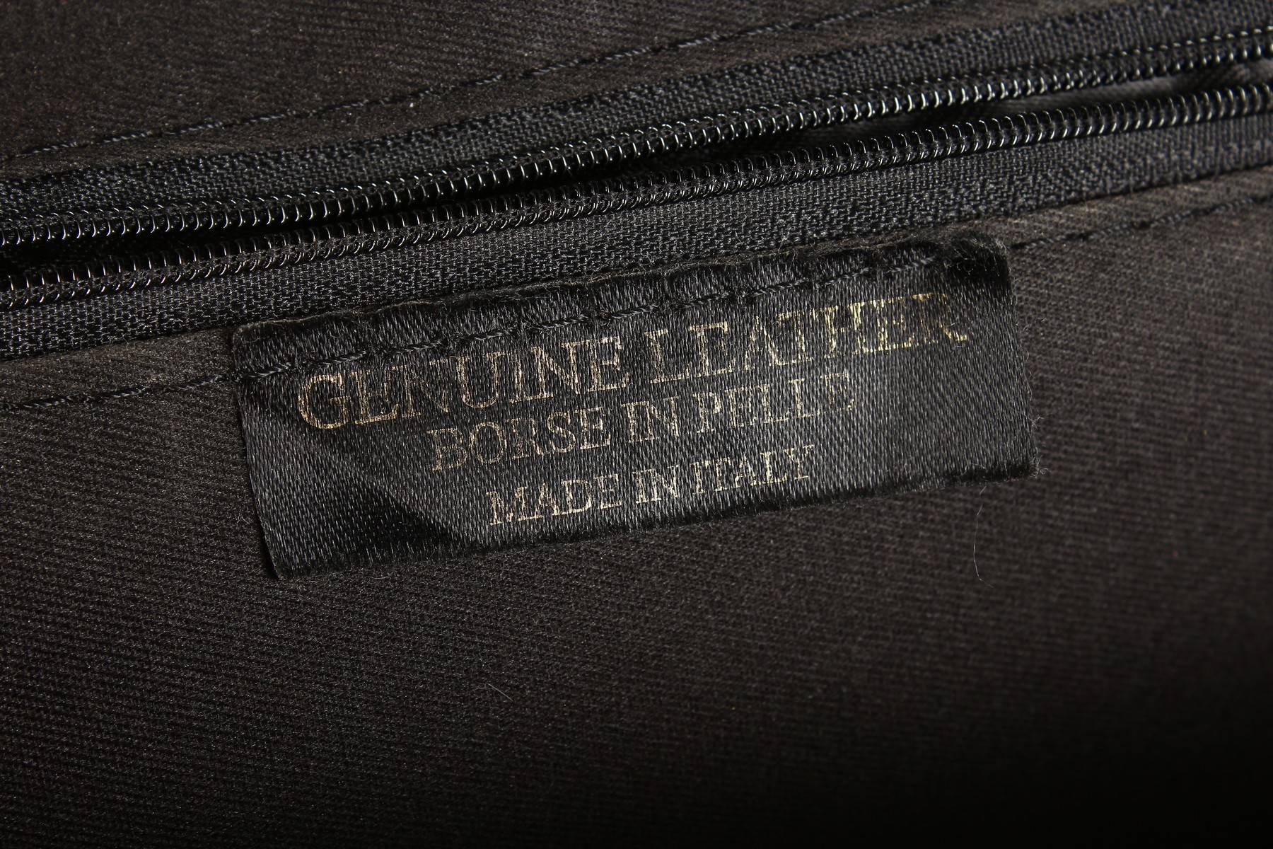 A GENUINE LEATHER "BORSE IN PELLE" CROCODILE DESIGN BAG. - Image 10 of 12