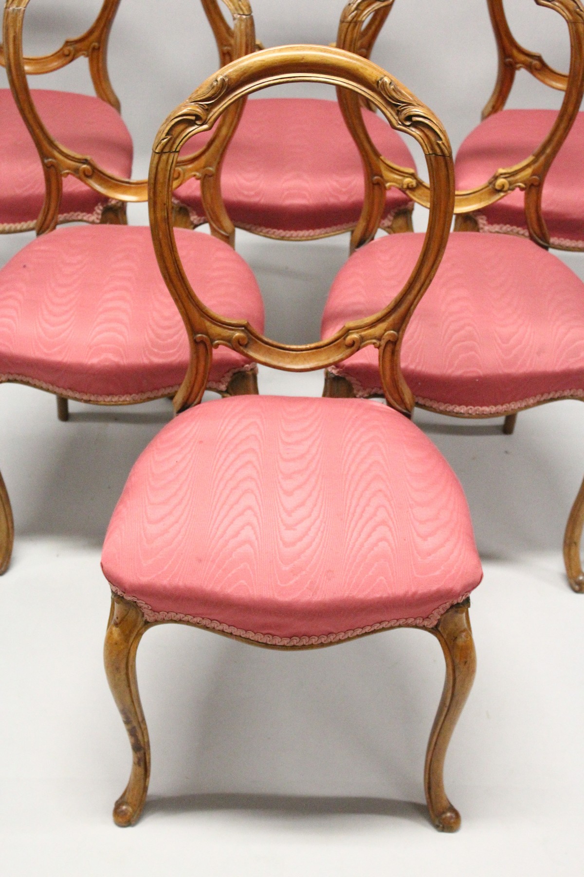 A GOOD SET OF SIX VICTORIAN CABRIOLE LEG DINING CHAIRS with padded seats. - Image 2 of 5