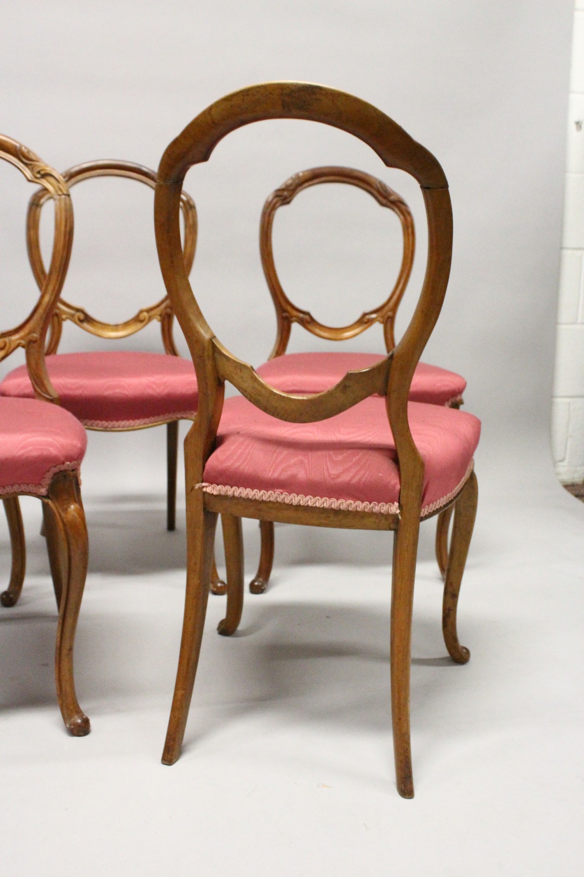 A GOOD SET OF SIX VICTORIAN CABRIOLE LEG DINING CHAIRS with padded seats. - Image 4 of 5