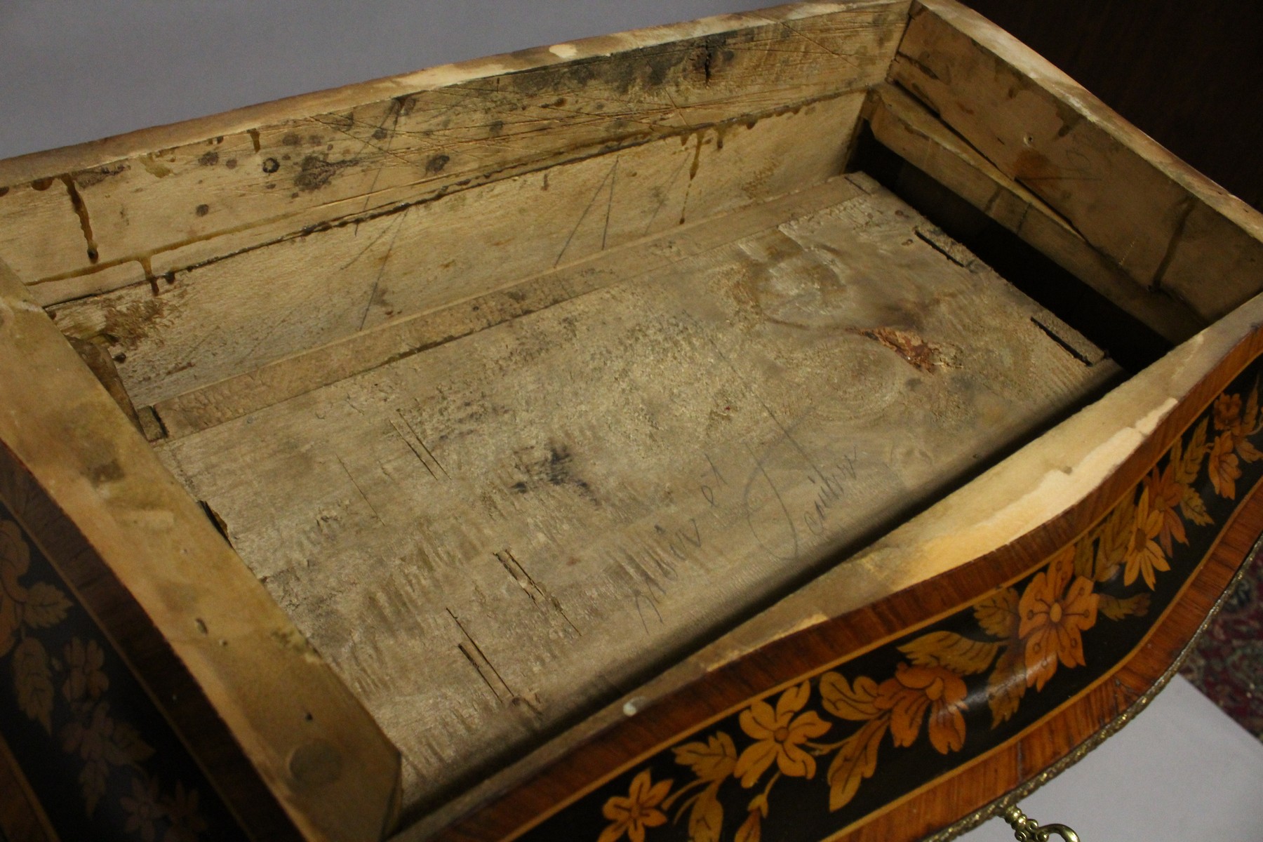 A GOOD 19TH CENTURY KINGWOOD AND MARQUETRY ESCRITOIRE, with marble top, three drawers which form the - Image 8 of 10