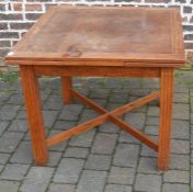 Oak draw leaf dining table