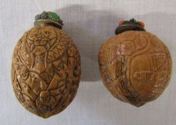 2 carved walnut snuff bottles H 5 cm and 6 cm