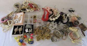 Large quantity of costume jewellery