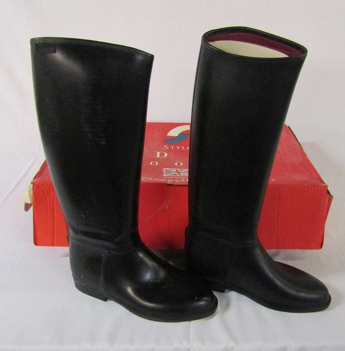 Pair of boxed ladies Stylo riding boots size 6 / 6.5