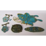 Selection of Chinese kingfisher feather jewellery consisting of pair of cufflinks, 2 brooches and