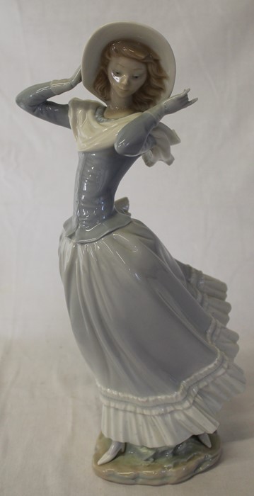 Lladro lady holding hat height 35cm