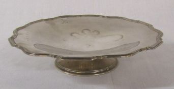 Silver pedestal dish London 1934 D 20 cm H 5 cm weight 10.07 ozt