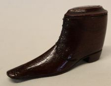 19th century treen snuff box in the form of a heeled shoe 9.5cm