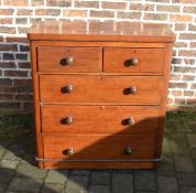 Victorian mahogany chest of drawers H 104 cm L 96 cm