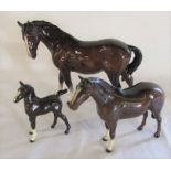 2 Beswick horses H 17 cm, 13 cm and foal