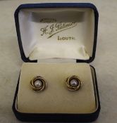 Pair of 9ct gold & pearl knot earrings total weight 2.2g