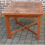 Oak draw leaf dining table