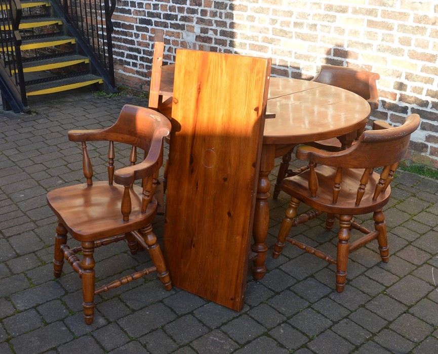 Pine dining table W 111 cm extending to 203 cm with the two leaves & 4 modern pine smokers bow