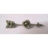 Tested as 15ct gold and diamond arrow brooch (missing central stone / pearl) L 5 cm weight 3.9 g