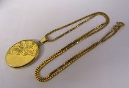 9ct gold locket and chain total weight 12.1 g length of chain 50 cm