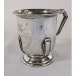 Art Deco silver cup / tankard Sheffield 1937 H 8 cm (mis-shapen around rim), maker Walker & Hall,