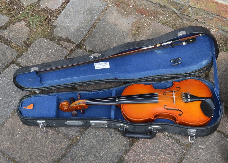 2 junior violins, music stand and guitar - Bild 2 aus 3