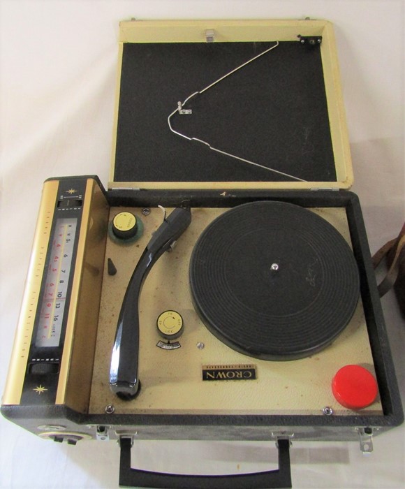 Crown radio phonograph record player, Conway box camera & Polaroid 440 camera - Bild 2 aus 2