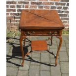 Late Victorian/Edwardian mahogany envelope card table