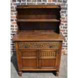 Oak dresser Ht 147 cm W 100 cm.