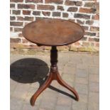 Georgian mahogany tilt top table. H 74 cm D 53 cm