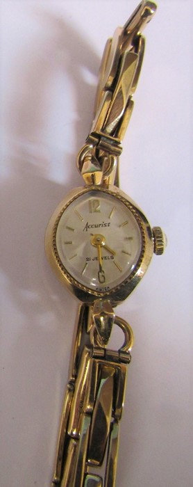 9ct gold ladies Accurist 21 jewel wrist watch with 9ct gold elasticated strap, weight excluding - Image 4 of 4