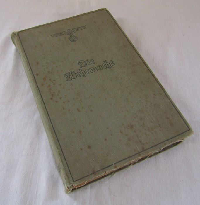 WWII interest - Die Wehrmacht book 1940 (The Army)