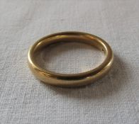 18ct gold wedding band size O weight 5.1 g