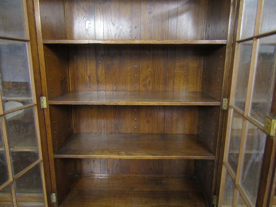 Reproduction Georgian breakfront oak display bookcase  H 205 cm L 178 cm D 46 cm (side shelf depth - Bild 5 aus 8