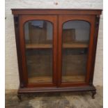 Victorian mahogany display cabinet H 141 cm L 126 cm D 32 cm