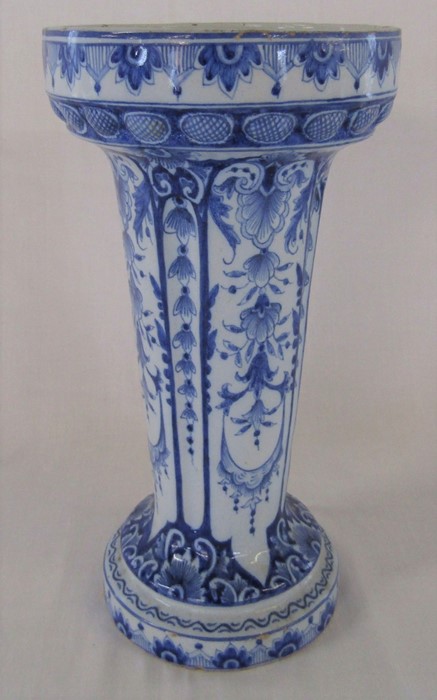 18th/19th century delft vase H 28 cm (some chipping)