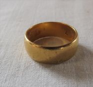 22ct gold wedding band D 7 mm size N weight 7.4 g