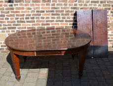 Edwardian wind out dining table with 3 leaves (extends to 240 cm x 120 cm)