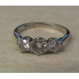 18ct white gold diamond trilogy ring 0.95 ct (colour H/I clarity SI) weight 2.8 g size M